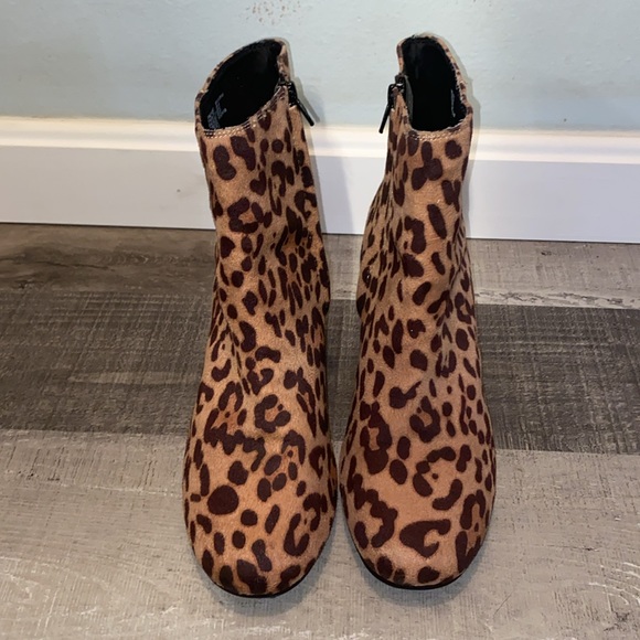 Time And Tru Brown Leopard Cheetah Print Ankle Bootie Boots NWOT - Picture 5 of 13